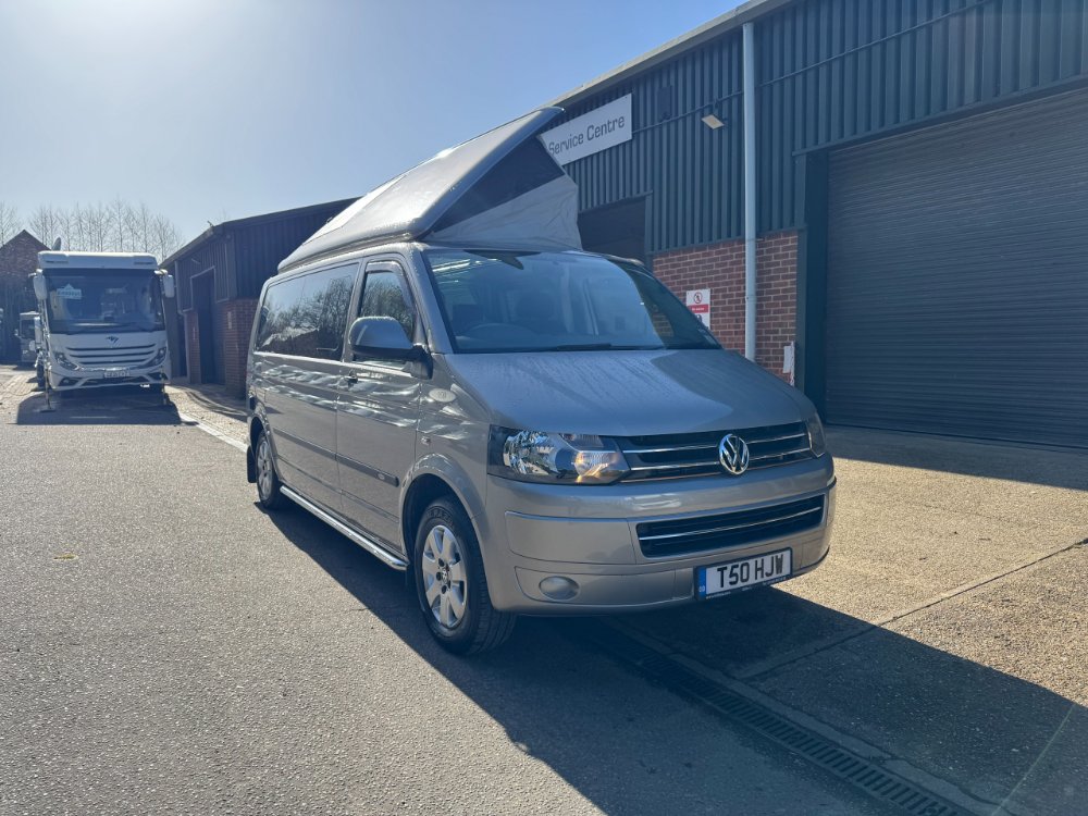 Beige Volkswagen Transporter 2.0 TD T30 Bilbo Nexa