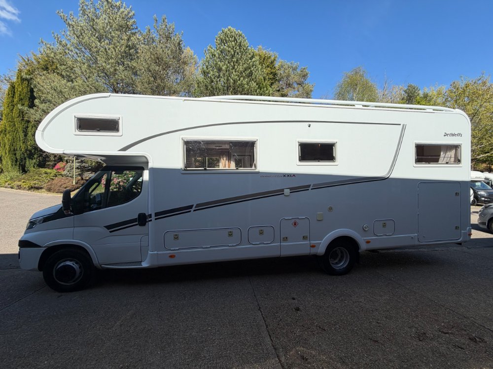 2015 Dethleffs Globetrotter Motorhome XXLA 9000 EB