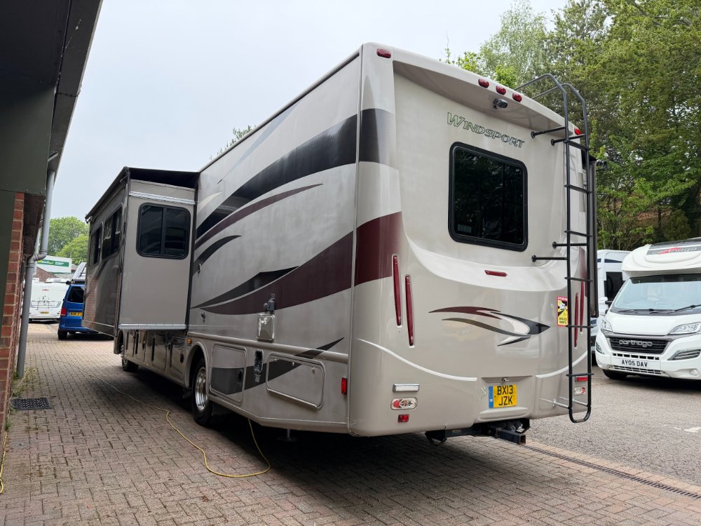 2013 Thor Windsport Motorhome 32A